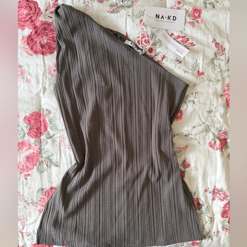 NAKD Ribbed One-Shoulder Top